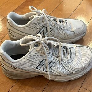 New Balance 740 White and Gray, size 8.5
